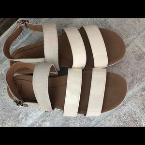 Ugg Braelynn Flatform sandal size 12